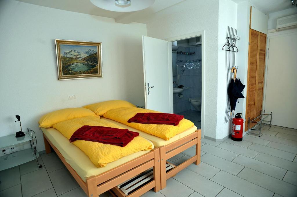 Niros Bed & Breakfast Birsfelden Quarto foto