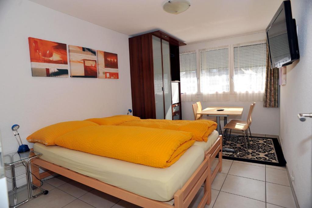 Niros Bed & Breakfast Birsfelden Quarto foto