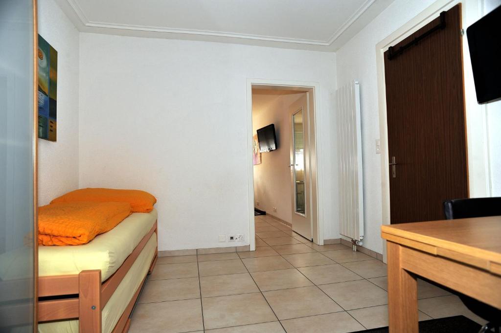 Niros Bed & Breakfast Birsfelden Quarto foto