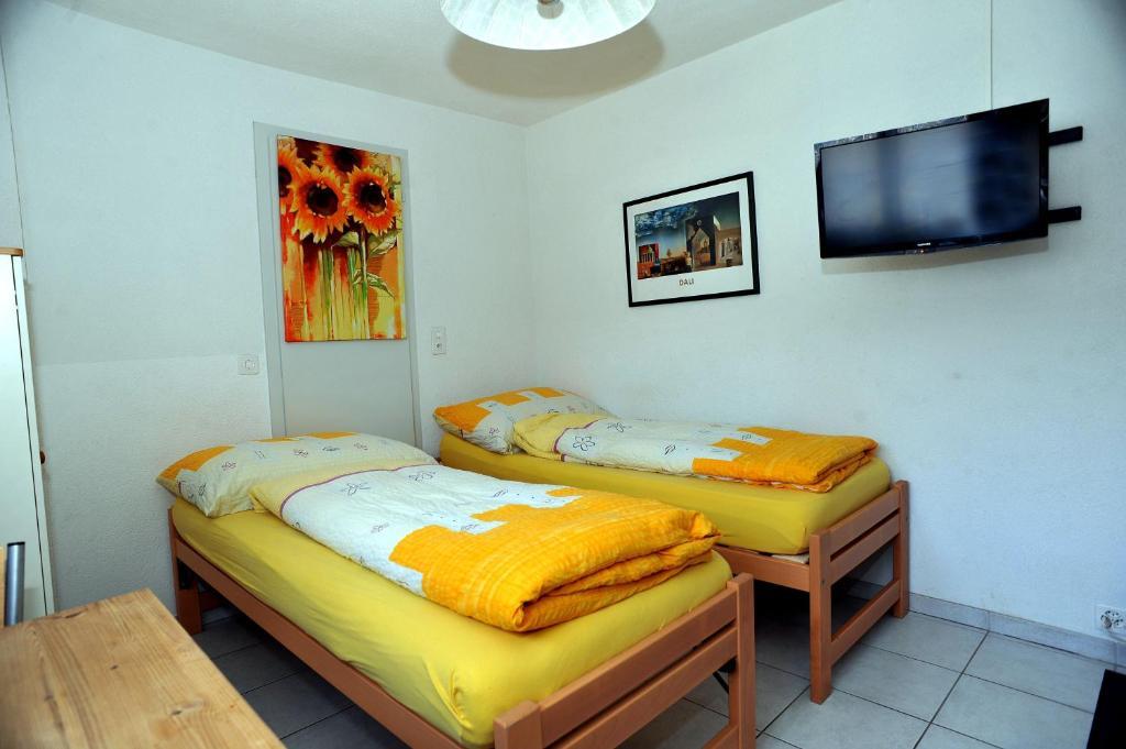 Niros Bed & Breakfast Birsfelden Quarto foto