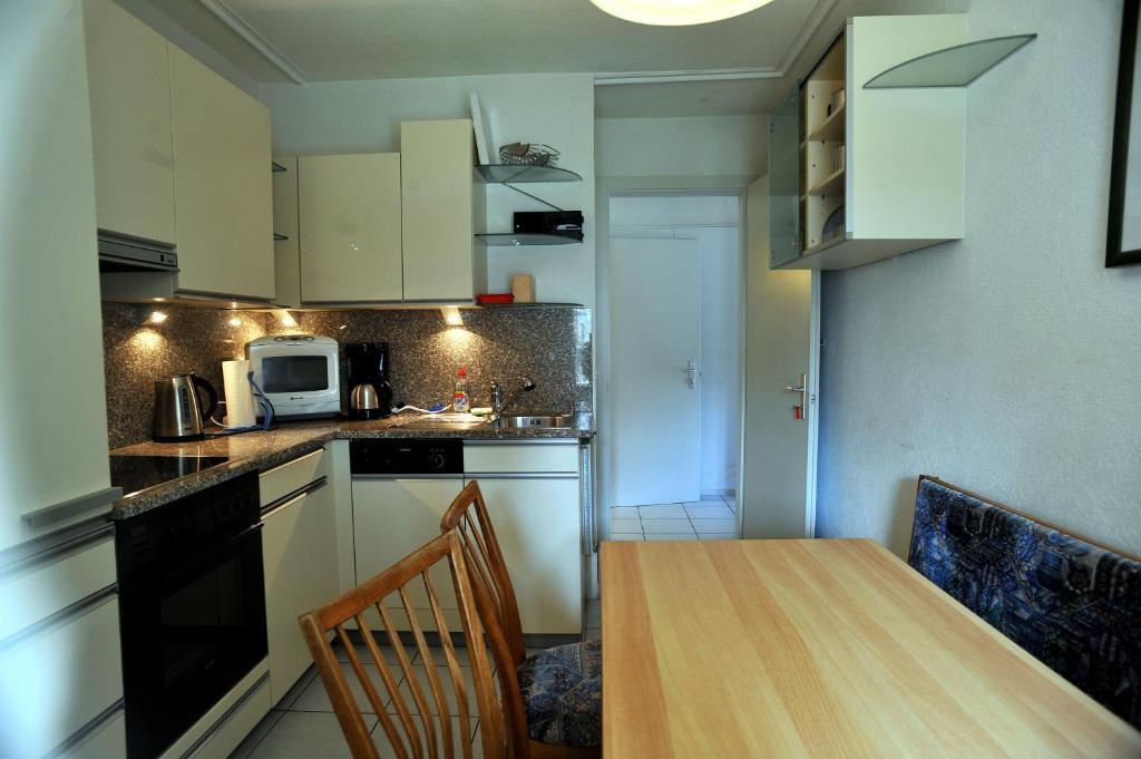Niros Bed & Breakfast Birsfelden Quarto foto