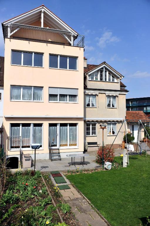 Niros Bed & Breakfast Birsfelden Exterior foto